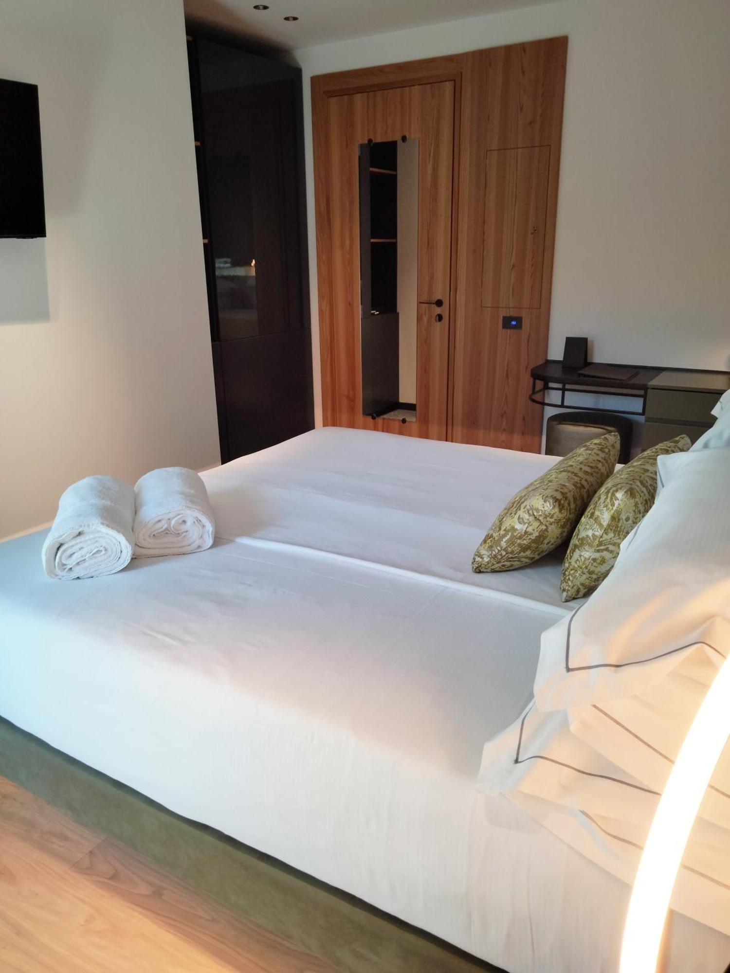 Hotel Ristorante Al Caminetto Worldhotels Crafted Adults Only Torri Del Benaco Eksteriør billede