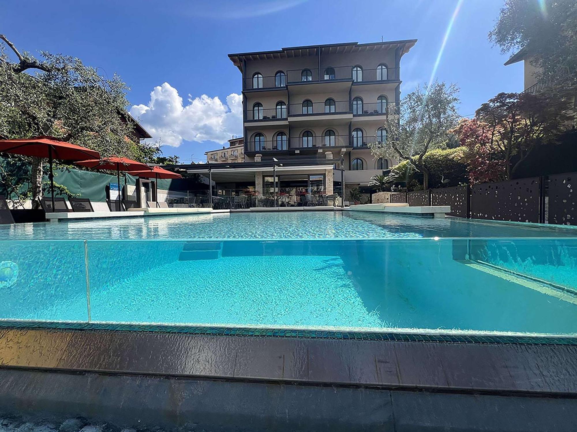Hotel Ristorante Al Caminetto Worldhotels Crafted Adults Only Torri Del Benaco Eksteriør billede